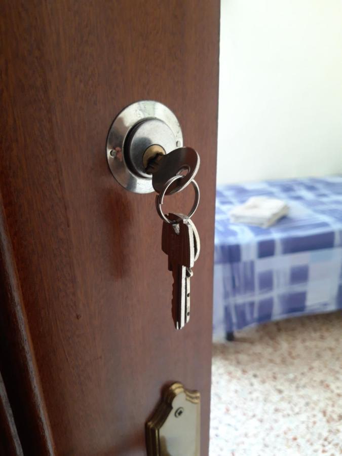 Central Accommodation Alicante Buitenkant foto